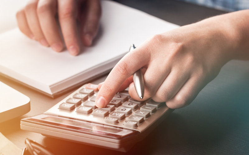 Sistema contábil para médicos: como integrar gestão financeira e prontuário com organização e segurança